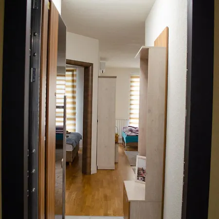 Comfort Bulevar With Garage Apartment *